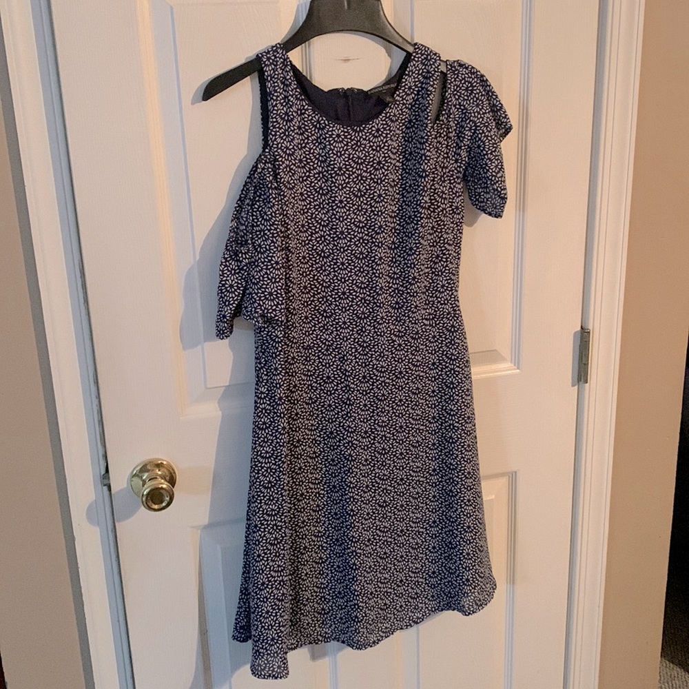 Banana Republic navy blue & white dress. Size 4.